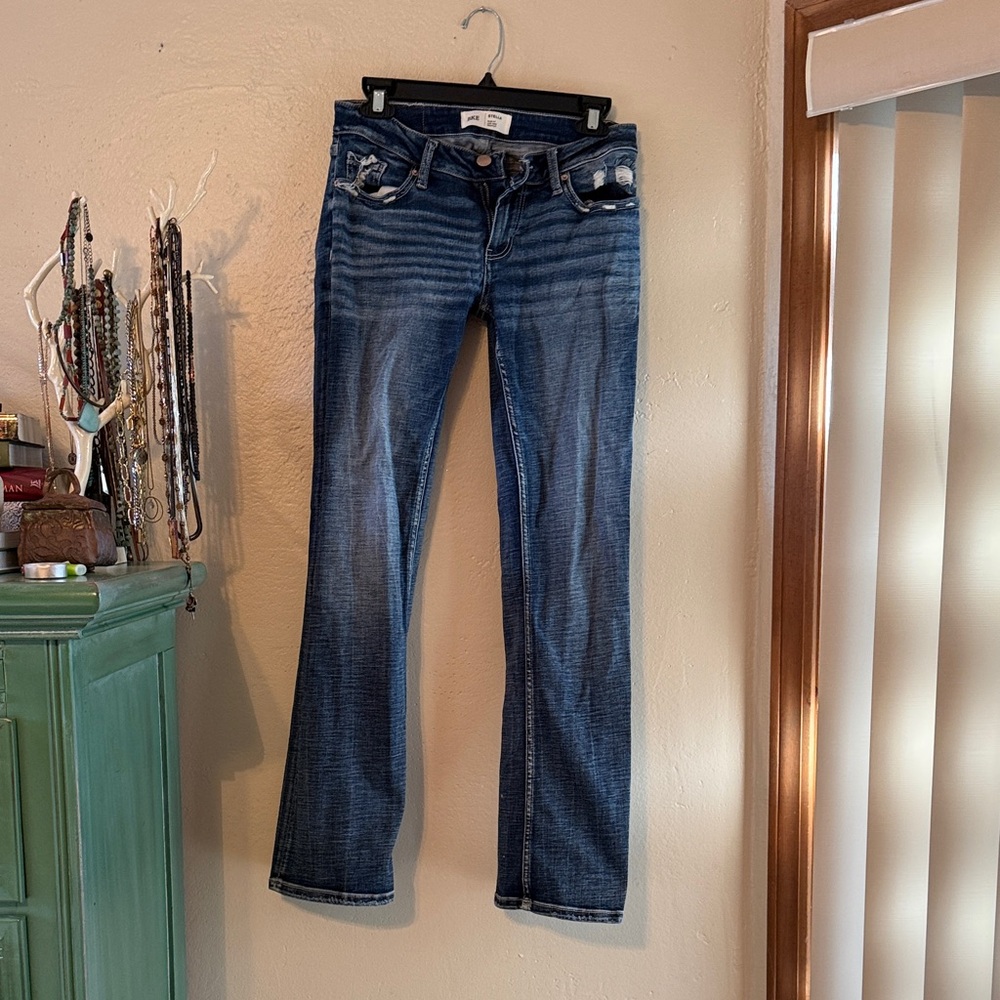 Buckle Stella Slim fit low rise bootcut jeans, 27x31.5